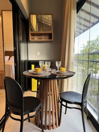 Apartamento Studio novo e completo! 900m da Vila!