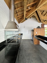 Apartamento Studio novo e completo! 900m da Vila!