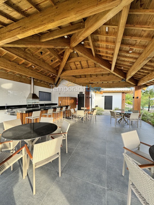 Apartamento para aluguel de temporada em Mata de São João (Praia do Forte)