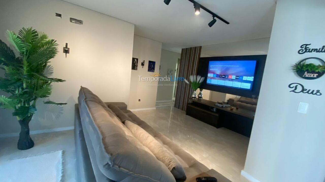 Apartamento para aluguel de temporada em Itapema (Meia Praia)