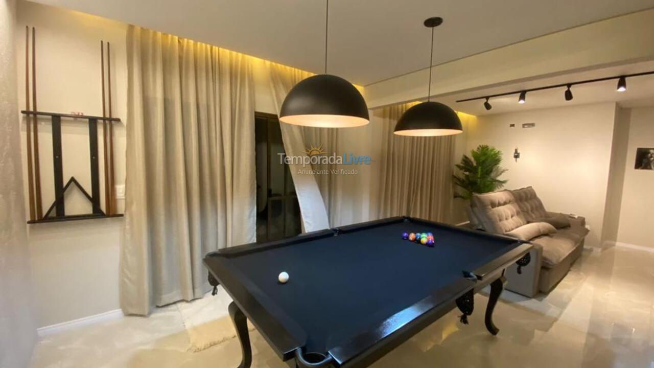 Apartamento para aluguel de temporada em Itapema (Meia Praia)