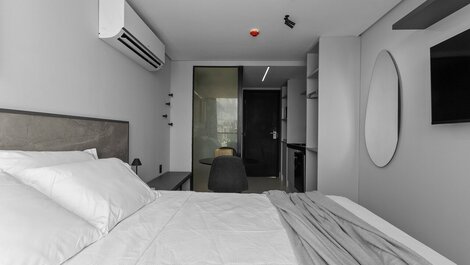 Alta Garden - Varanda e vista cidade por Carpediem