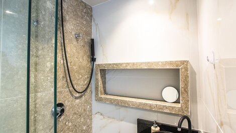 Setai Yacht #503 - Quadruple Flat by Carpediem