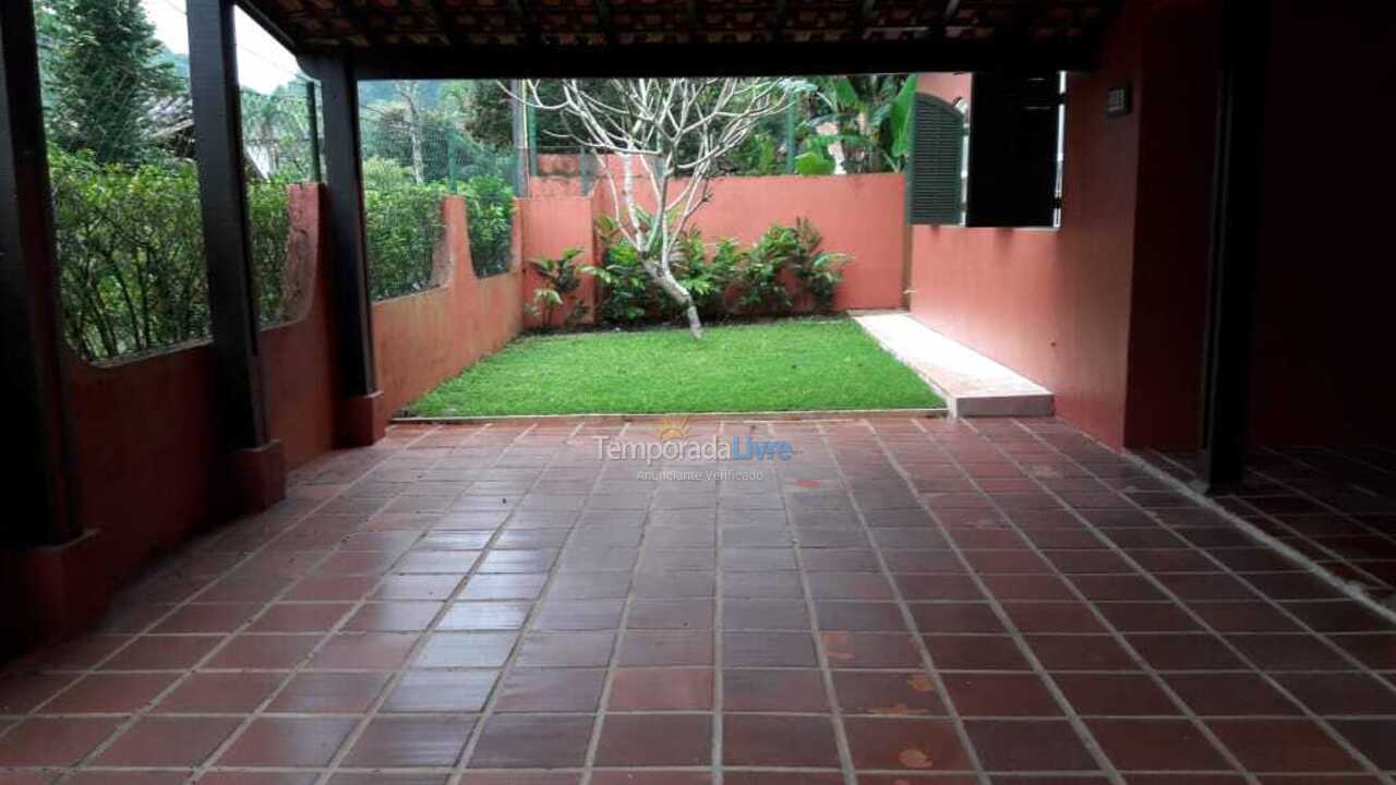 Casa para aluguel de temporada em São Sebastião (Boiçucanga)