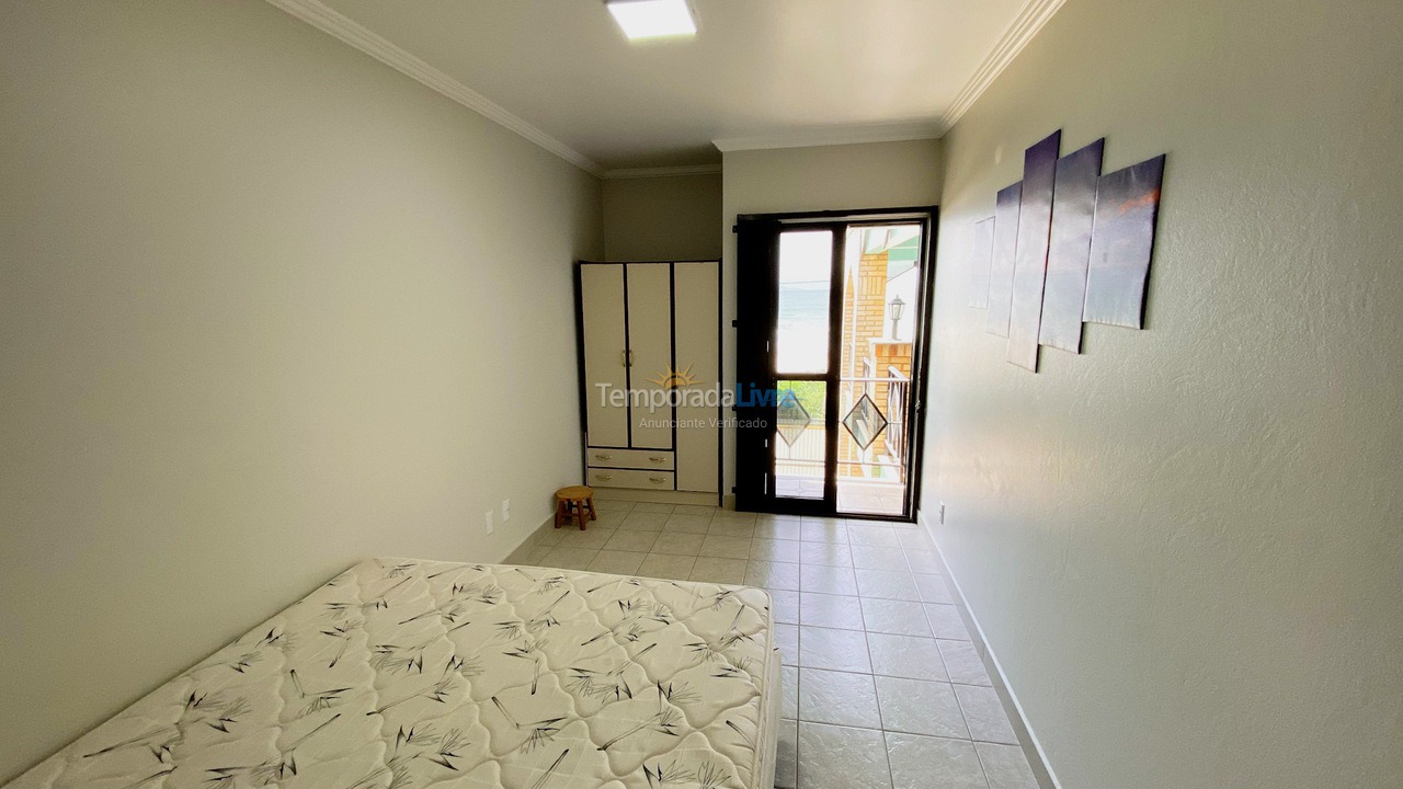 Casa para alquiler de vacaciones em Governador Celso Ramos (Praia de Palmas)