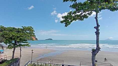 Propiedad exclusiva frente al mar en la playa de Baleia