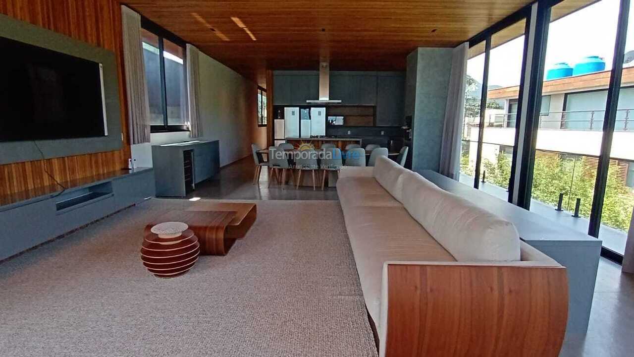 Casa para alquiler de vacaciones em São Sebastião (Praia da Baleia)