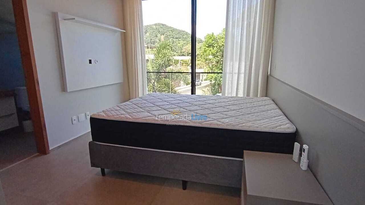 Casa para alquiler de vacaciones em São Sebastião (Praia da Baleia)