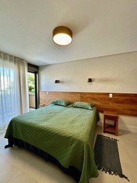 Residencia de Alto Estándar en Condominio en Playa Juquehy