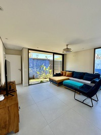 Residencia de Alto Estándar en Condominio en Playa Juquehy