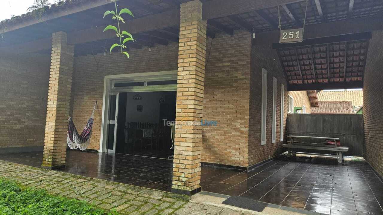 House for vacation rental in Ubatuba (Praia do Lázaro)