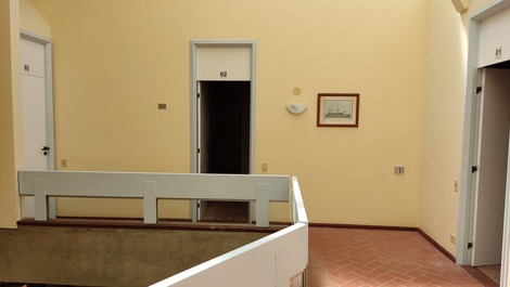 Living, corredor para os quartos  