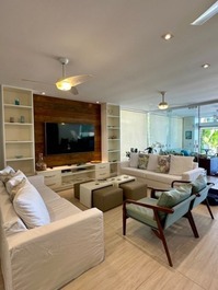 Residencia en Condominio Exclusivo en Playa Juquehy (Enero)