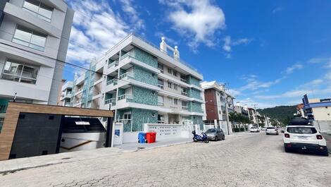 Apartamento nuevo a 80 metros del mar Condominio completo de ocio.