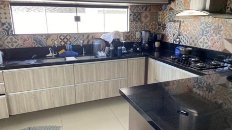 Excelente casa para alugar com 4/4 e 4 suites