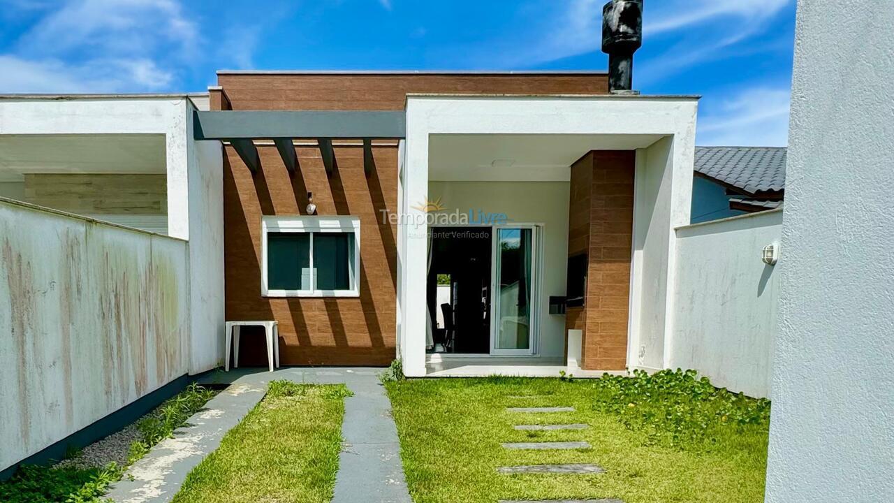 Casa para alquiler de vacaciones em Bombinhas (Canto Grande)