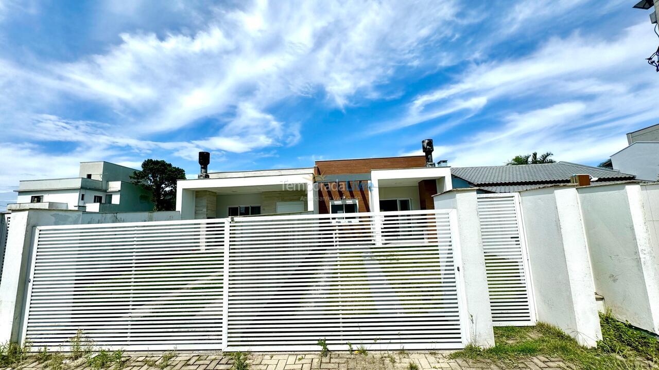 Casa para alquiler de vacaciones em Bombinhas (Canto Grande)
