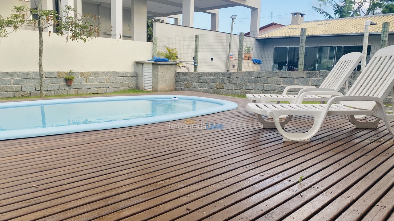 Casa para aluguel de temporada em Bombinhas (Mariscal)