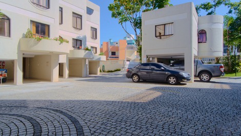 TRIPLEX FRENTE AL MAR CON PISCINA - 4 DORMITORIOS