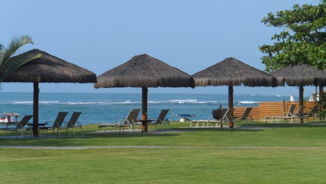 GUARAJUBA (Paraíso dos Corais) - frente a la playa "Pé na Areia''