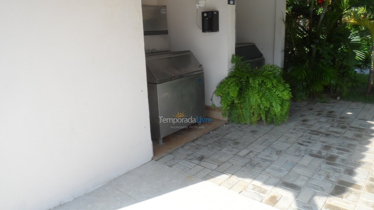 Apartamento para alquiler de vacaciones em Camaçari (Praia de Guarajuba)