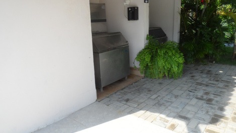 GUARAJUBA (Paraíso dos Corais) - frente a la playa "Pé na Areia''