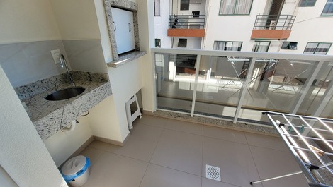 ACONCHEGANTE APARTAMENTO 2 SUITES HÁ 150M DA PRAIA