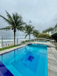 House in a gated community on Juquehy beach