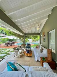 House in a condominium on Baleia beach