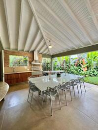 House in a condominium on Baleia beach