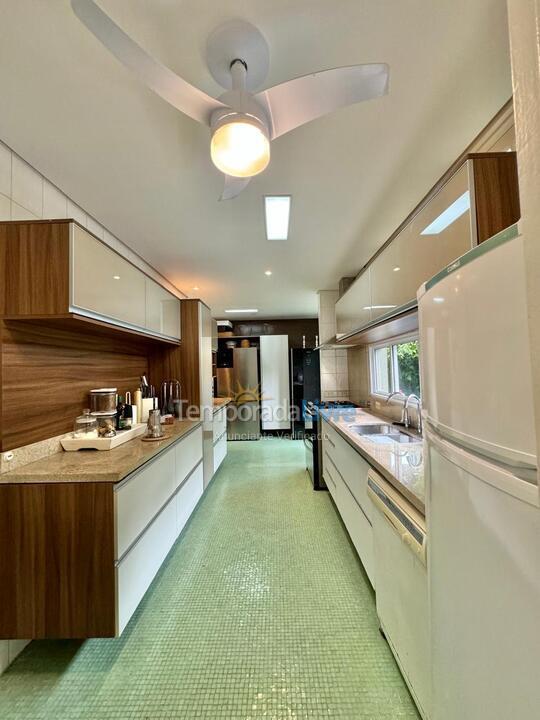 House for vacation rental in São Sebastião (Praia da Baleia)