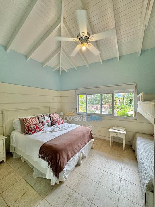 House for vacation rental in São Sebastião (Praia da Baleia)