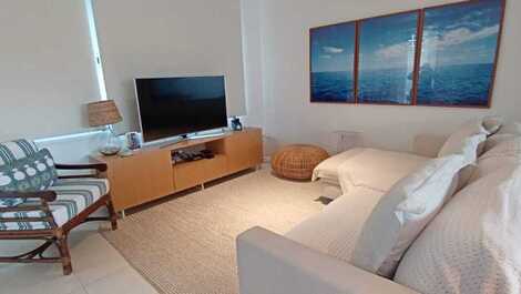 House in condominium on beach avenue available January