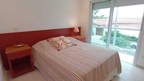 House in condominium on beach avenue available January