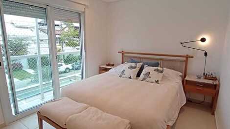 House in condominium on beach avenue available January