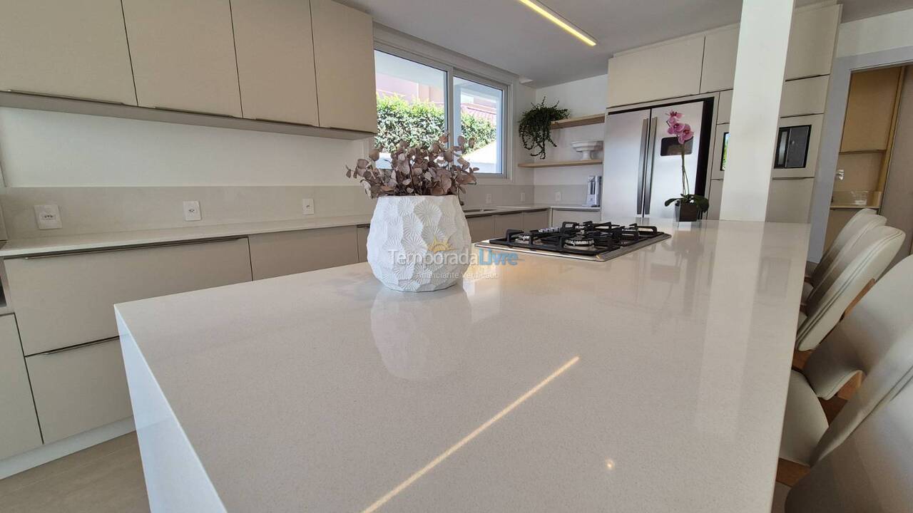 Casa para alquiler de vacaciones em Florianopolis (Jurerê Internacional)