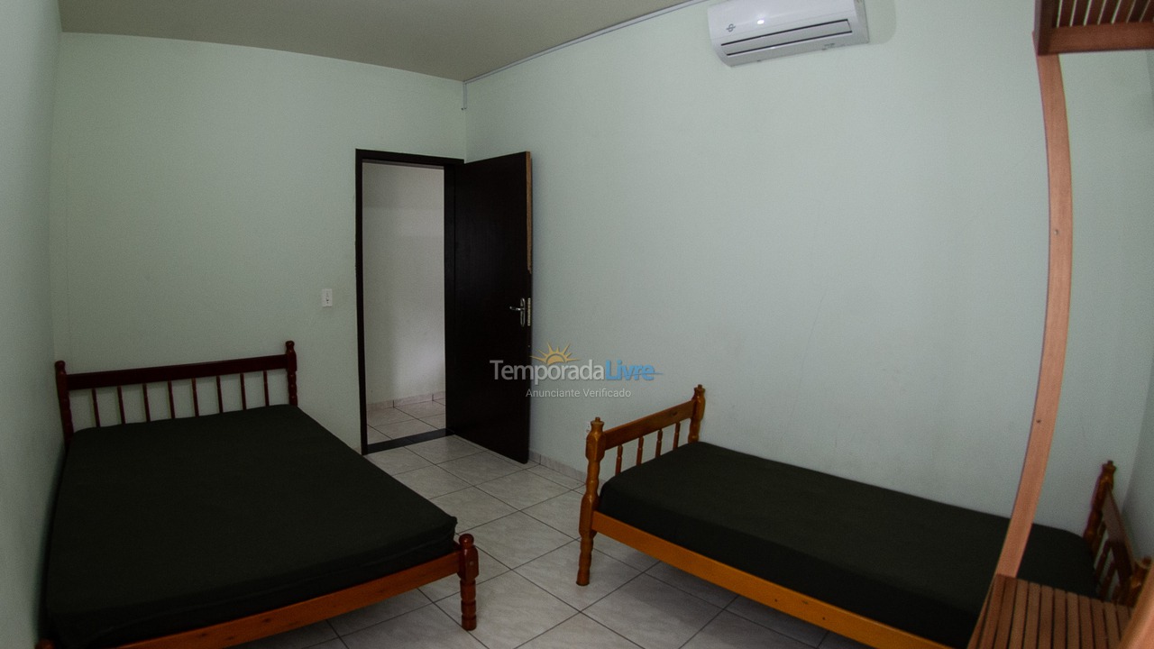 Apartment for vacation rental in Itapoá (Balneário Cambiju)