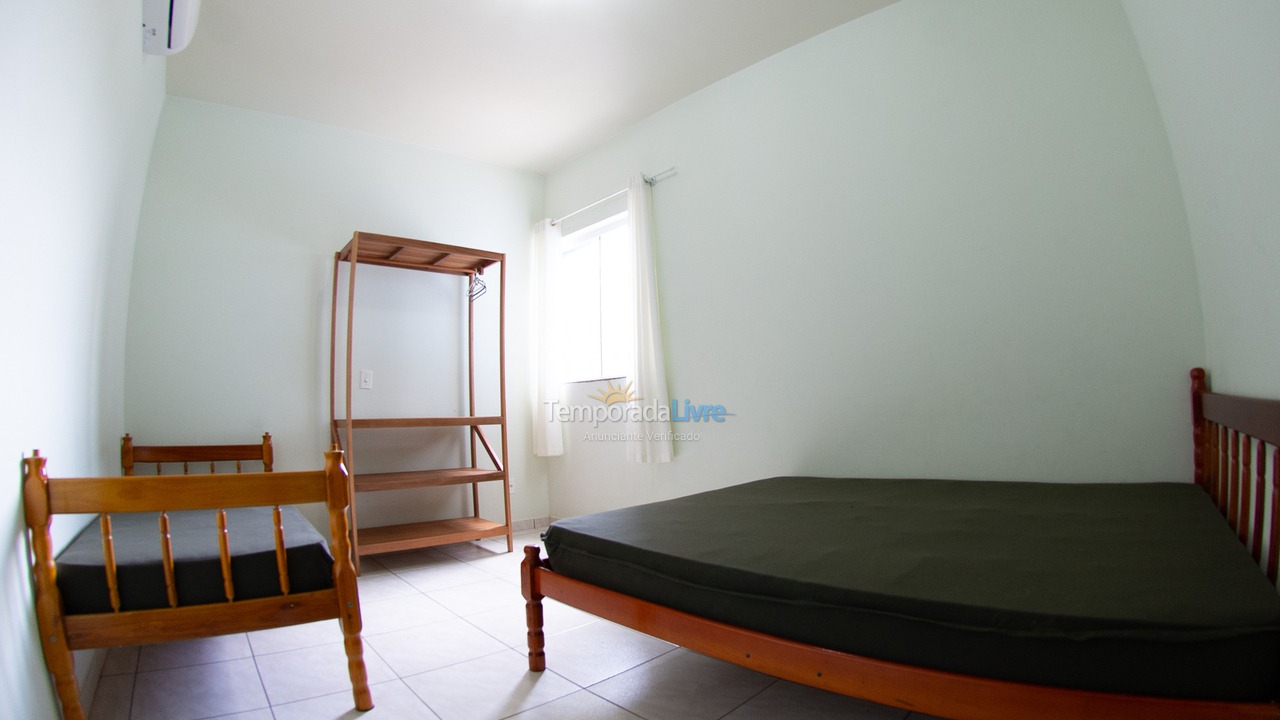 Apartment for vacation rental in Itapoá (Balneário Cambiju)