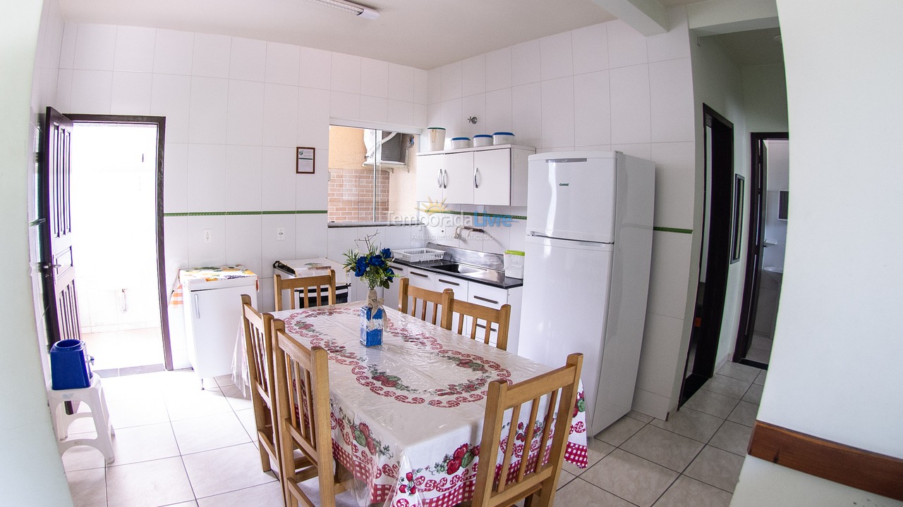 Apartment for vacation rental in Itapoá (Balneário Cambiju)