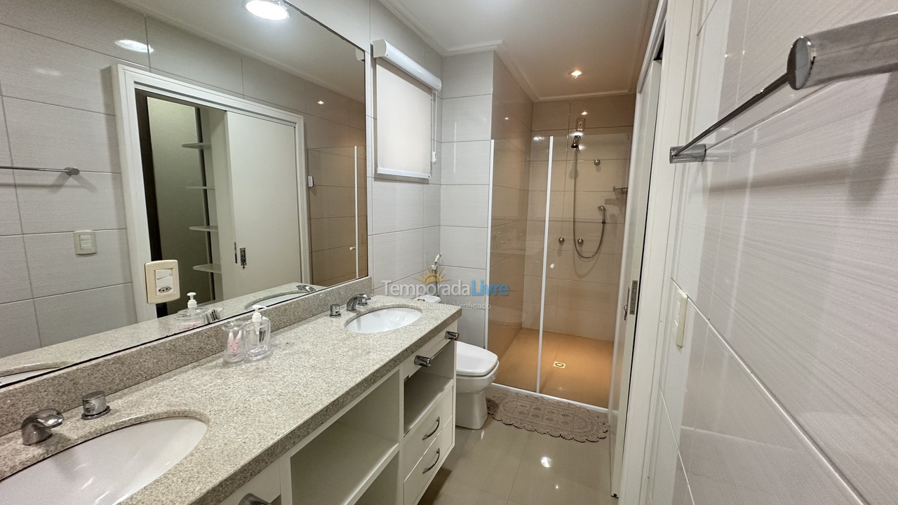 Apartment for vacation rental in Itapema (Meia Praia)