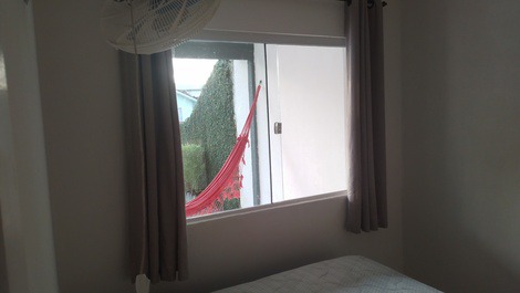 Ótima casa em Itapoá SC, wifi, 02 Quartos, estac. para até 4 carros