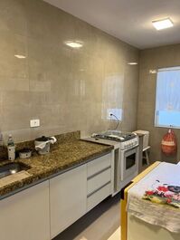 Alquilo apartamento por temporada playa Guarujá enseada