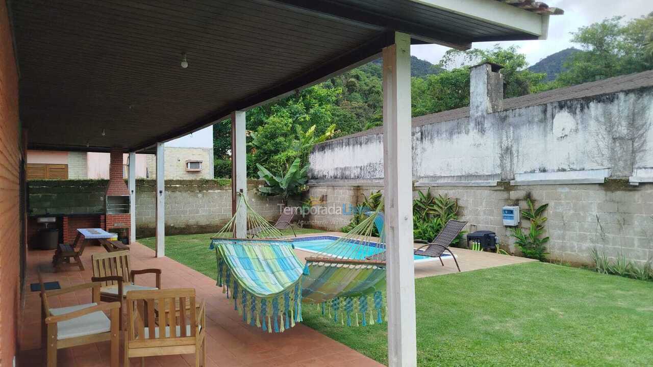 Casa para alquiler de vacaciones em Ubatuba (Praia do Lázaro)