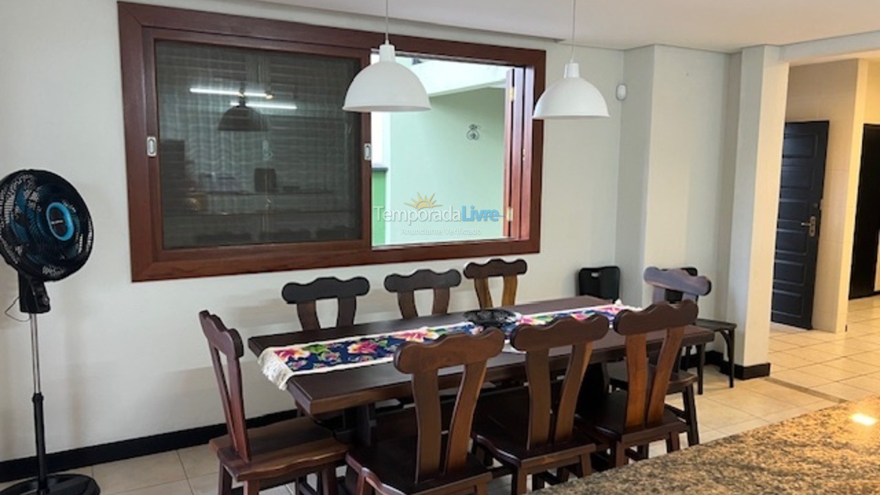 Casa para alquiler de vacaciones em São Francisco do Sul (Enseada)