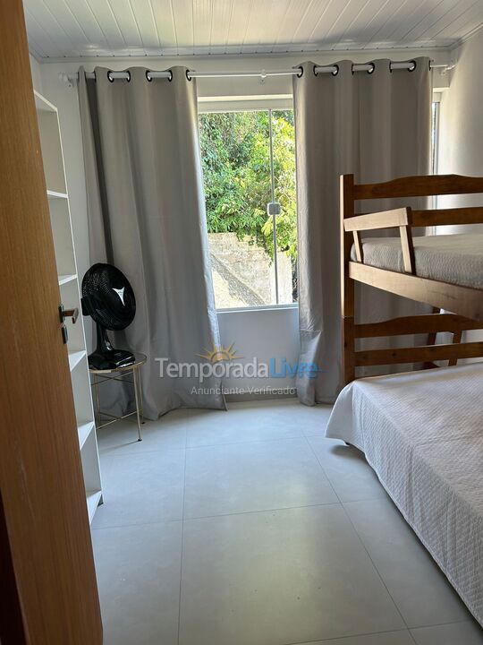Apartamento para aluguel de temporada em Florianópolis (Praia da Lagoinha)