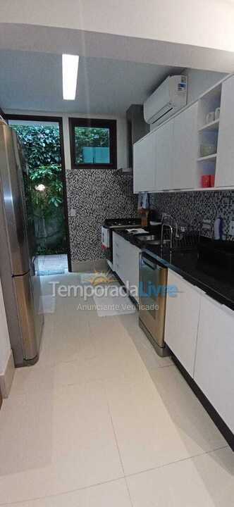 Casa para alquiler de vacaciones em São Sebastião (Barra do Sahy)