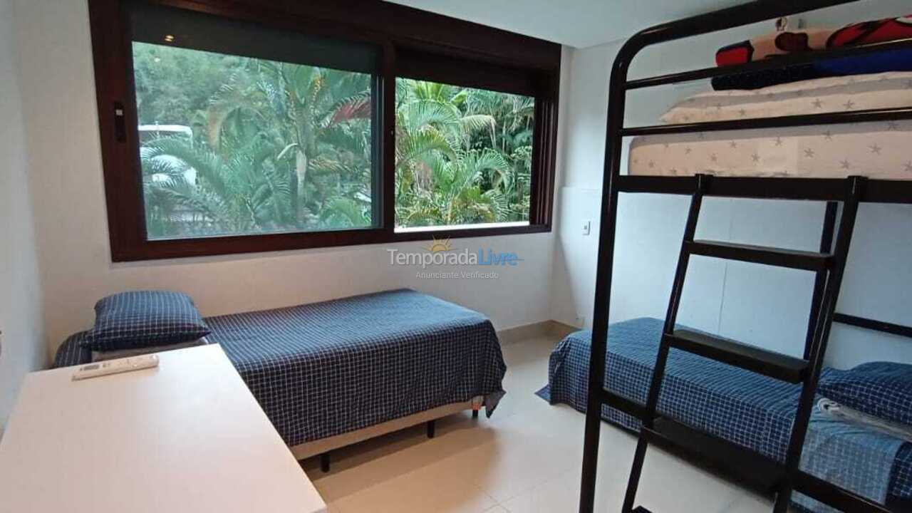 Casa para alquiler de vacaciones em São Sebastião (Barra do Sahy)