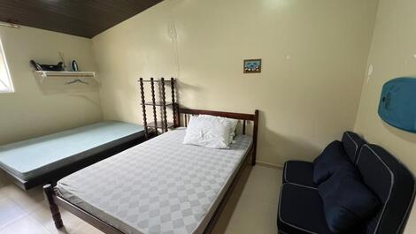 Lindo geminado 1 suite e 1 quarto com AC, WI-FI, churrasqueira
