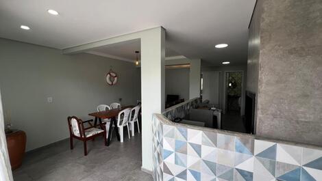 Lindo geminado 1 suite e 1 quarto com AC, WI-FI, churrasqueira