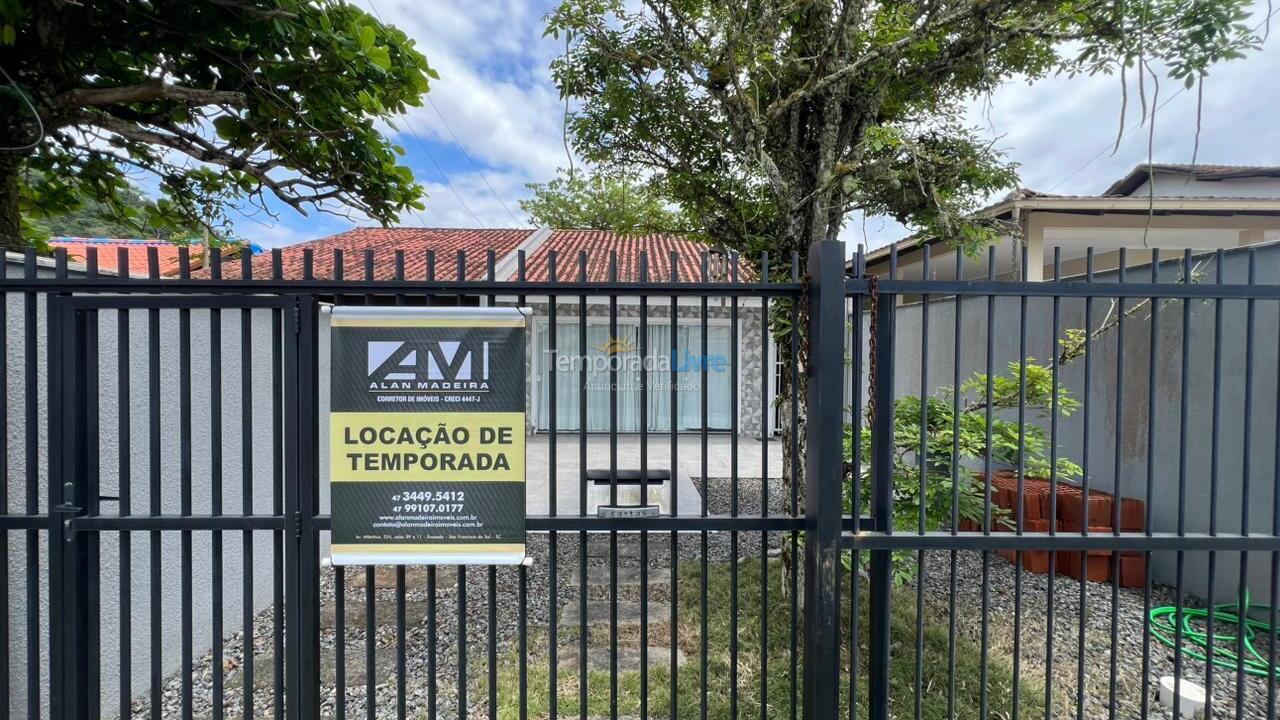 Casa para aluguel de temporada em São Francisco do Sul (Itaguaçu)